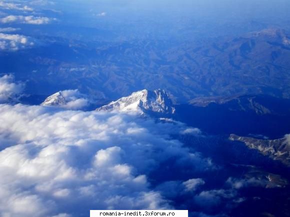 cateva poze din avion munti prin italia