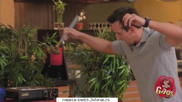 glume: supa şi omul scaunul rotile acest sărac �ntr-un scaun rotile vrea supă. numai