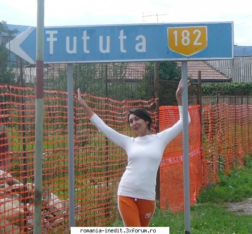 Comuna femeilor fericite - SLEEK - Funny