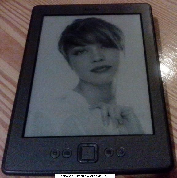 E-READER - si poti pune si screensaver care vrei tu in - Totul despre cărți - About e-books