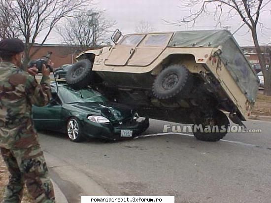 Hummer vs. Honda - zadicon - Funny