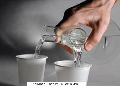 O sticla foarte utila - e buna cand stai la baute si "te grabesti" sa dai - Funny