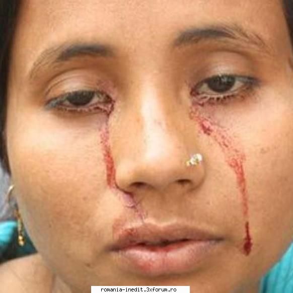 Pl�nge cu lacrimi de s�nge - ŞOCANT. O t�nără indiancă din - Off Topic