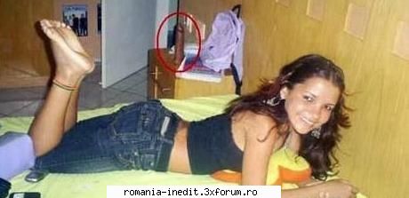 Poza din camera de camin - Poza facuta intr-o camera de camin pe care tipa a - Funny