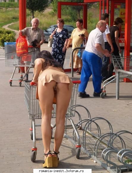 Poza facuta la Penny Market 18+ - Fara chilotei la peatza,in Constanta la Penybil - Funny