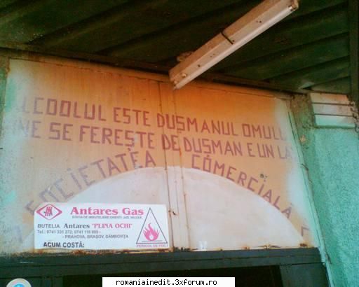 Poze de te caci pe tine de ras - Poza facuta la o bodega de la tara - Funny