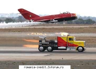 Shockwave jet truck and mig17 - oare ce viteza prindea? - Funny