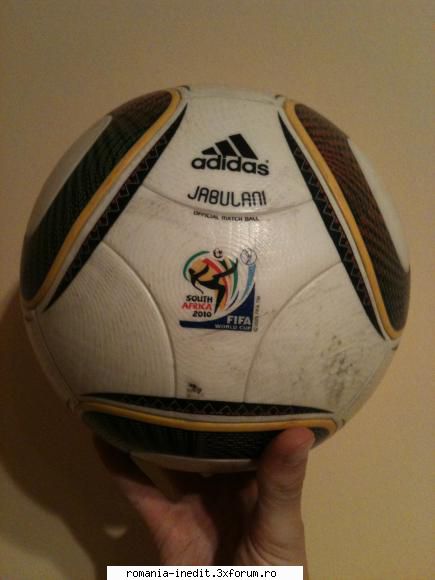 Vand minge fotbal Jabulani originala - Mingea este second. Am jucat cu ea pe iarba si in - Talcioc - Rag fair