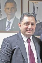 Vizita �n America a fost foarte excelentă - Primarul care este Costumul de 6 mii euro sifonat - Funny