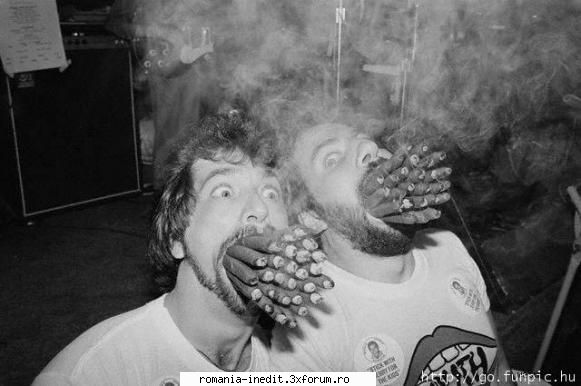 aveti un foc?[asta-i de-a nostru] - da avem .... ia de aici! - Funny
